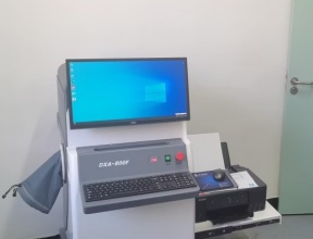 雙能X射線骨密度儀：準確測量骨密度，助力骨質疏松防治，守護骨骼健康